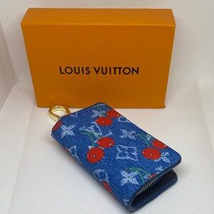 ✅ PRICE IS FIRM ✅ Fashion Cherry Print Key Holder